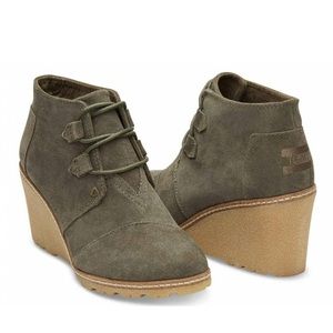 TOMS Desert Wedge Olive Green Suede Ankle Boots